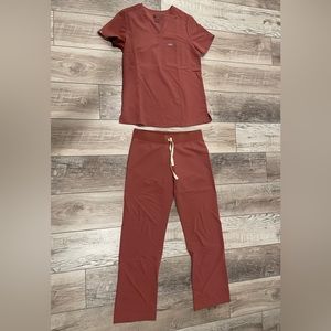 COPY - Desert Rose Catarina One-Pocket scrub Top & Livingston Basic Scrub Pants